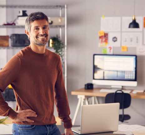 portrait-of-mature-male-advertising-marketing-or-d-2021-08-31-13-41-57-utc.jpg